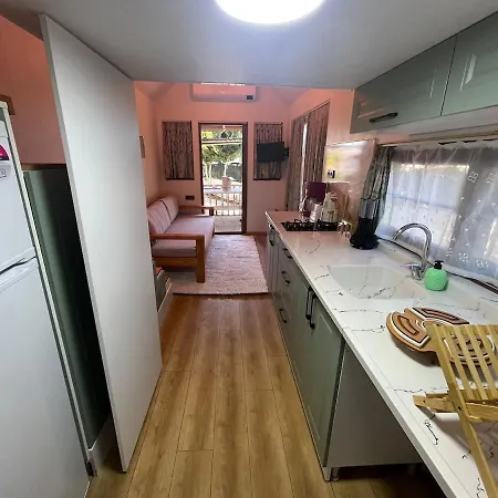Tiny House In Altinkum, 100 M From The Sea *