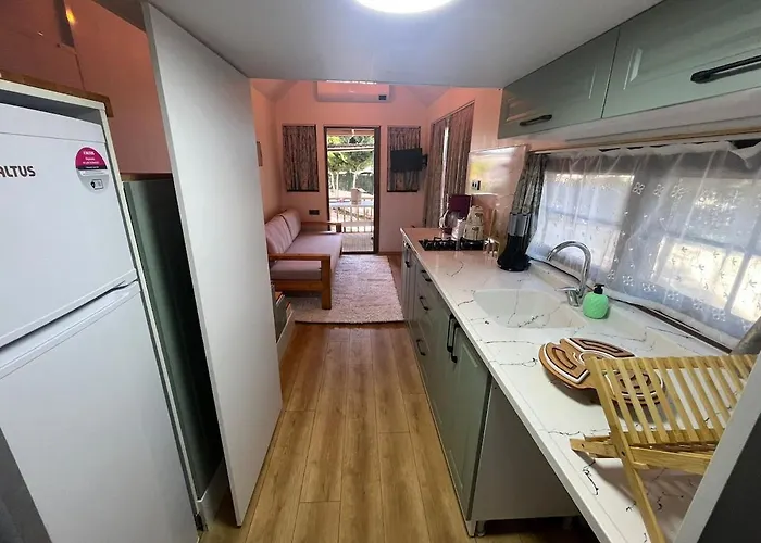 Tiny House In Altinkum, 100 M From The Sea *