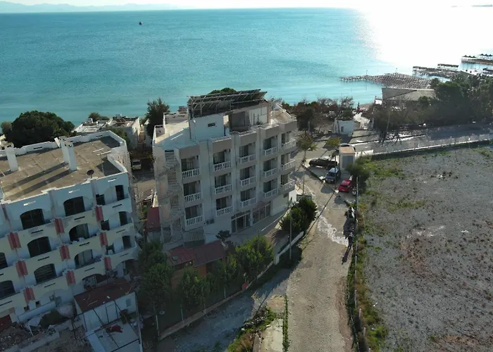 Tiny House In Altinkum, 100 M From The Sea *