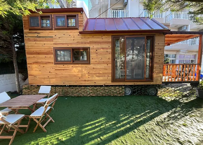 בית נופש Tiny House In Altinkum, 100 M From The Sea דידים
