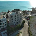 Tiny House In Altinkum, 100 M From The Sea *