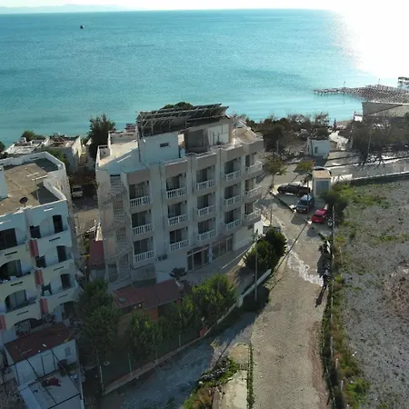 Tiny House In Altinkum, 100 M From The Sea *
