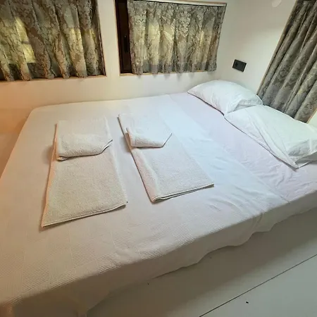 Holiday home Altinkum Tiny House, 100 M From The Sea *